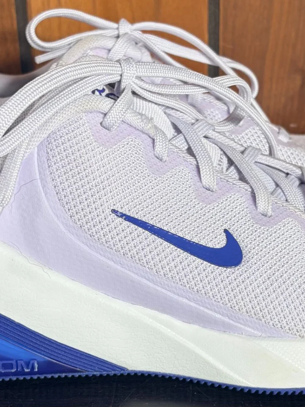 Nike Air Zoom Bella 7 Womens Sz 7.5 Training Shoes White/Blue Training Running